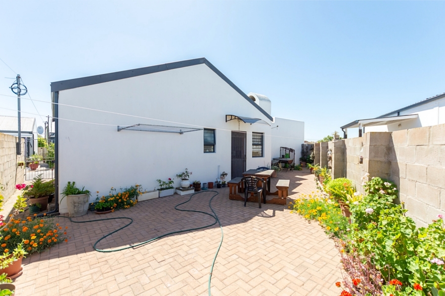 2 Bedroom Property for Sale in Laaiplek Western Cape
